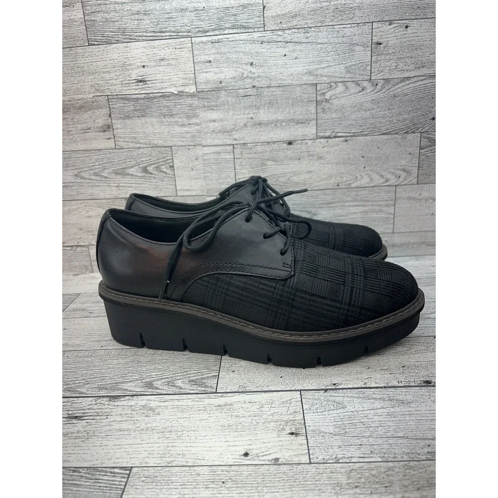 Clarks airabell tye